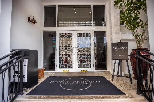 Hotel Croydon image 1