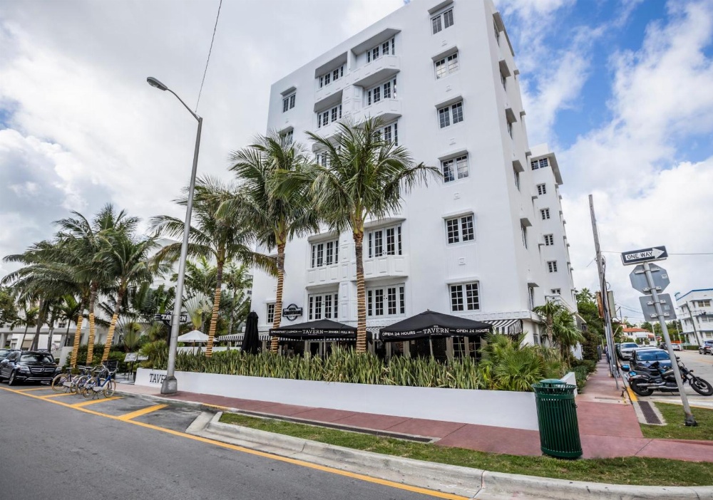 Hotel Croydon Main image