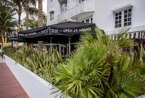 Hotel Croydon image 3